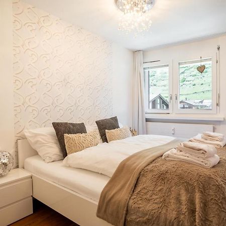 Stylish Home With Matterhorn View In The Center Церматт Экстерьер фото