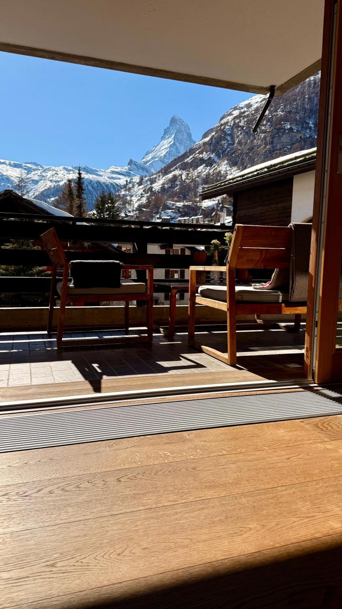 Stylish Home With Matterhorn View In The Center Церматт Экстерьер фото